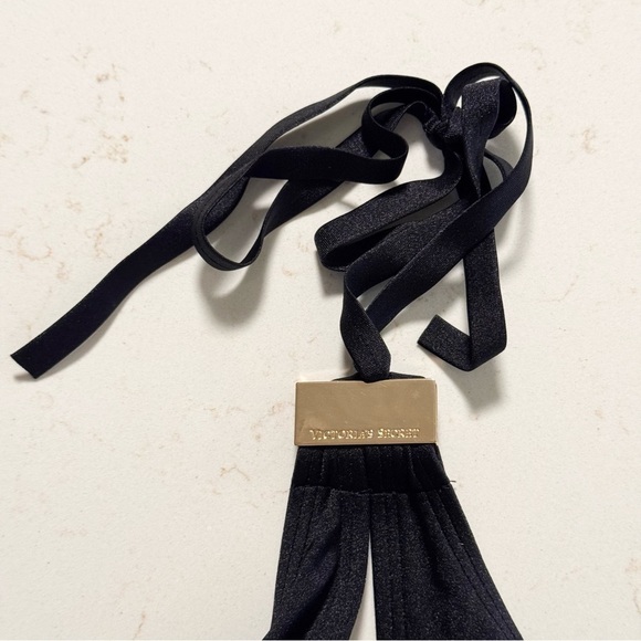 Victoria’s Secret Black Bikini Top SIZE Small - Picture 3 of 8
